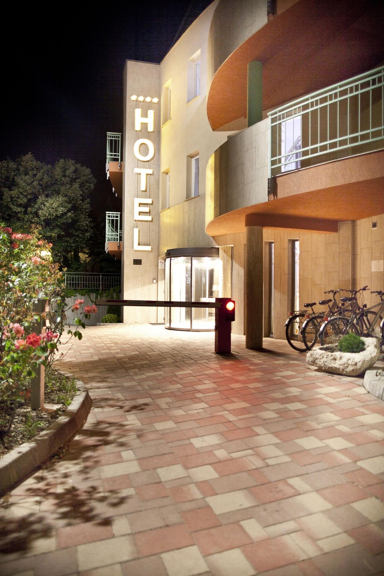 Hotel Makar Sport & Wellness Pécs Exterior foto