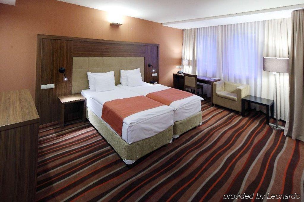 Hotel Makar Sport & Wellness Pécs Habitación foto